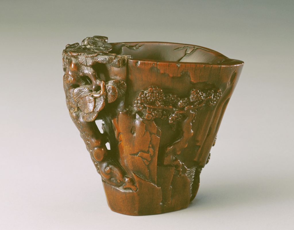 图片[2]-Rhinoceros horn carved pine and cypress landscape cup-China Archive